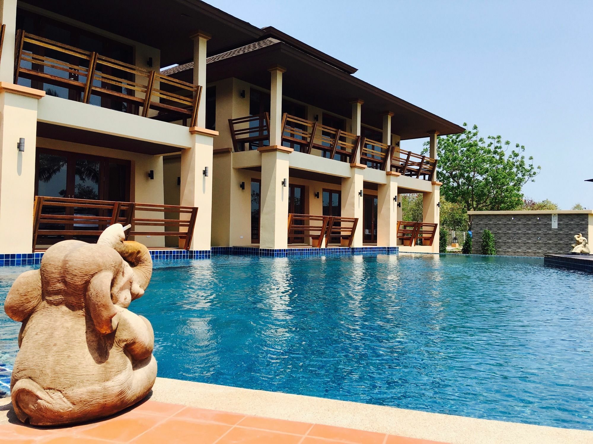 Elegancy Resort HHQ Exterior foto
